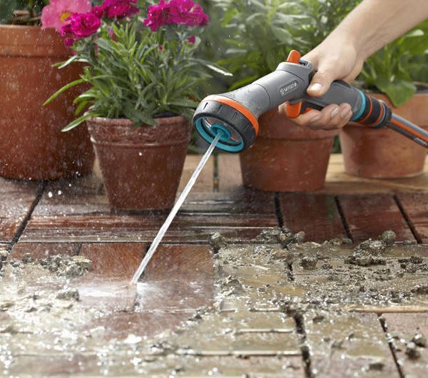 VECNAMENSKA BRIZGALKA GARDENA COMFORT TOPDOM1