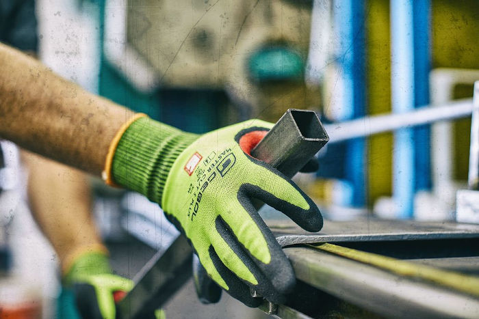 delovne rokavice gebol master cut 5 plus protiurezne topdom 4